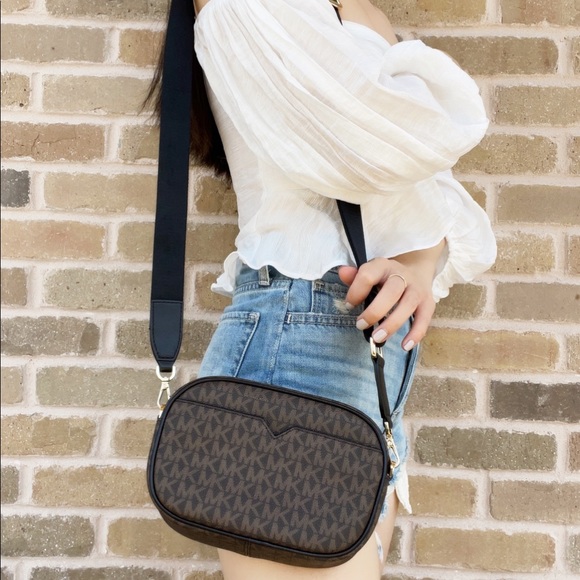 Gaby’sBags💕NWT Michael Kors oval Crossbody - Picture 6 of 11